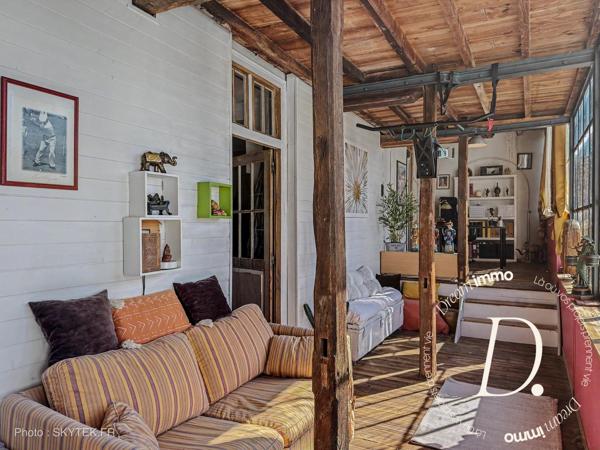 Superbe maison de ville avec grand garage, dépendance et magnifique jardin arboré