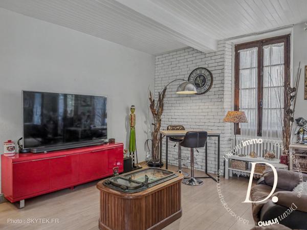 Superbe maison de ville avec grand garage, dépendance et magnifique jardin arboré