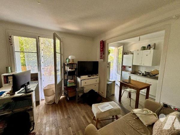 EXCLUSIVITÉ QUARTIER SAINT-HÉLIER / GARE
Venez découvrir cet appartement de type 1 situé au pr...