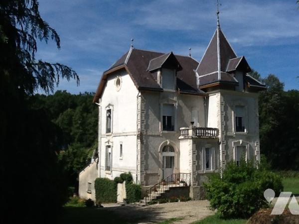 ECORDAL, une maison de caractère sur un terrain de 1ha 25a 17ca.