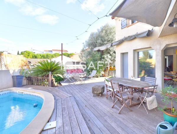 Maison lumineuse et pleine de charme, idéalement située avec jardin et piscine