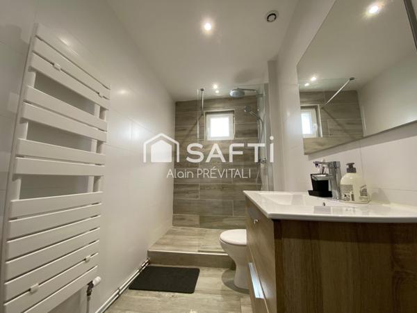 Maison comprenant un appartement en annexe