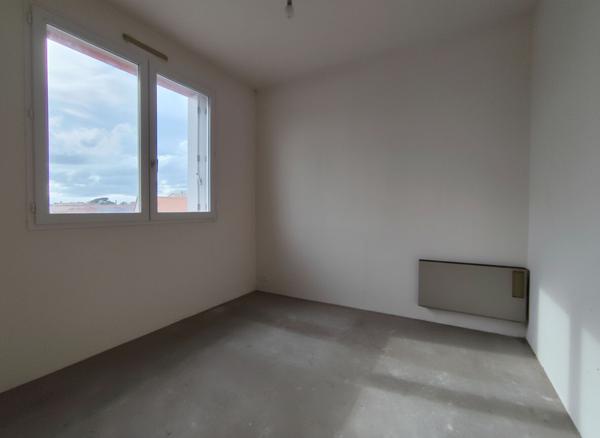 Maison 146 m², 5 chambres, grand garage : un fort potentiel à La Chaume