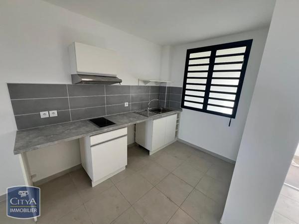 Appartement à louer 3 pièces 65.54m² Le Tampon (97430)