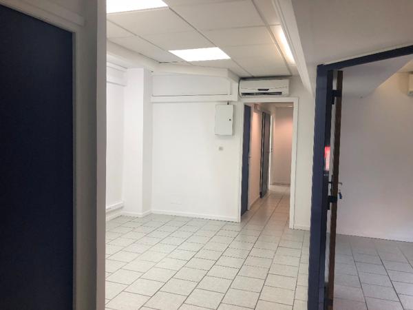 Location local commercial Fort-de-France - 5 pièce(s) - 69 m² - 2 000 €/mois