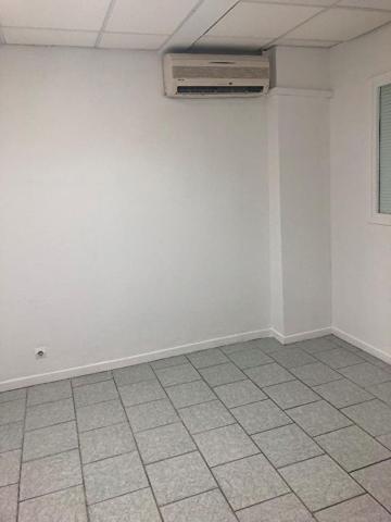 Location local commercial Fort-de-France - 5 pièce(s) - 69 m² - 2 000 €/mois