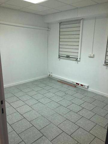 Location local commercial Fort-de-France - 5 pièce(s) - 69 m² - 2 000 €/mois