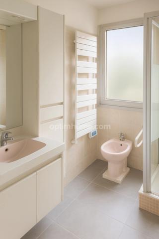 Appartement 4 pièces – 84 m² – Dernier étage – Terrasse – Garage – Cave - Piscine - Parc - Tennis - Ligne 5 Tramway - Parc Montcalm