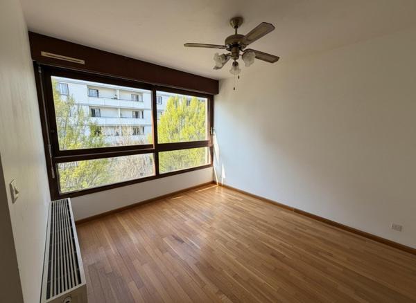 Appartement type 2, au calme, proche commodités.