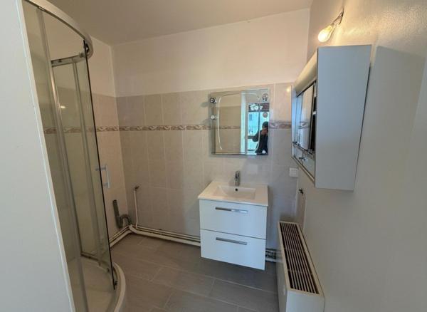 Appartement type 2, au calme, proche commodités.