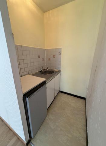 Appartement type 2, au calme, proche commodités.