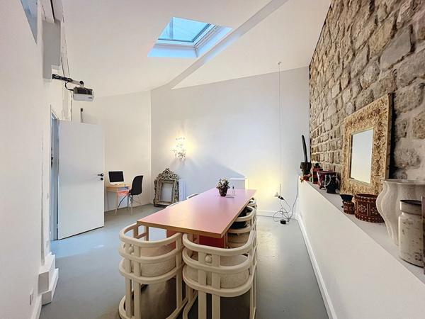 Achat local commercial Paris 18 - 228 m² - 2 517 345 €