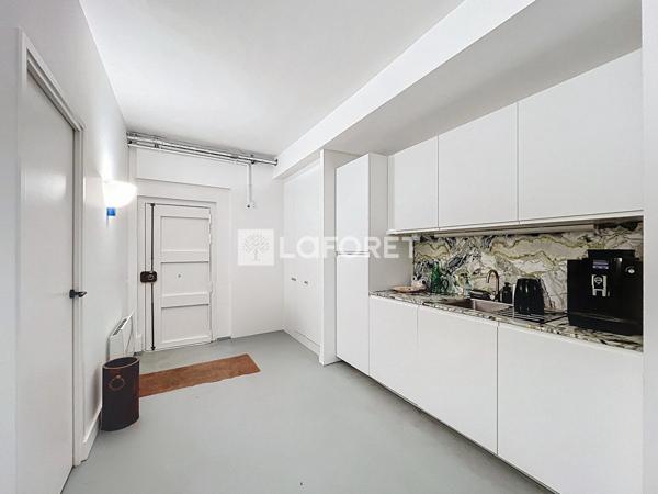 Achat local commercial Paris 18 - 228 m² - 2 517 345 €