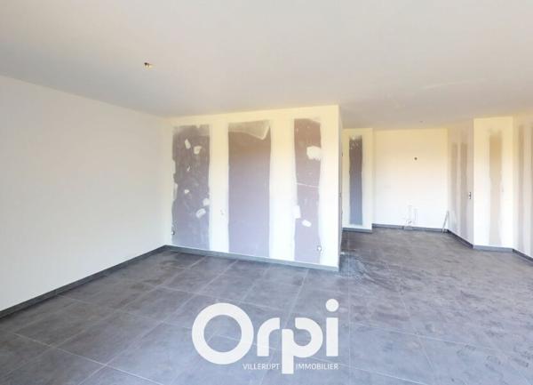 Appartement à vendre    3 pièces •  Mont-Saint-Martin