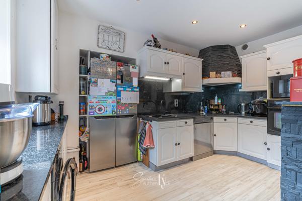 Maison
         4 pièces
        - 90 m² Exclusivité 139 900 € *