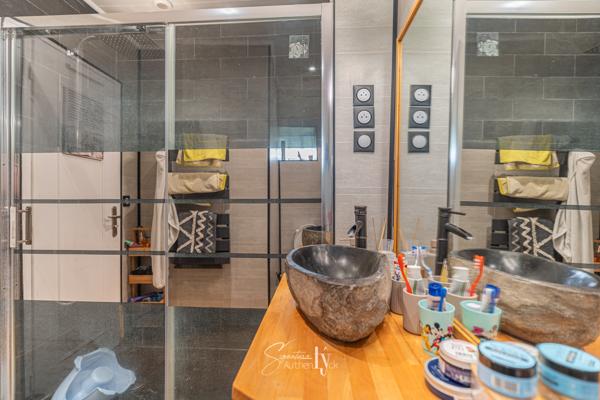 Maison
         4 pièces
        - 90 m² Exclusivité 139 900 € *