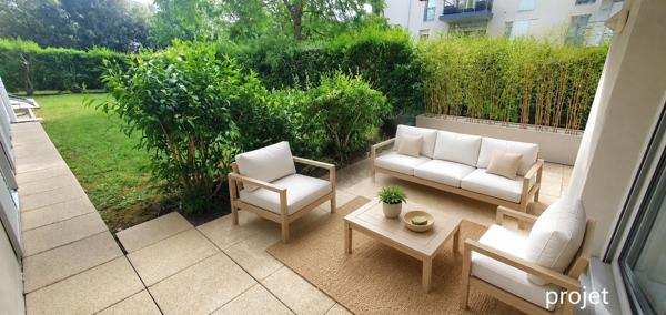 BEL APPARTEMENT LUMINEUX AVEC TERRASSE