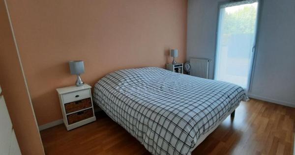 BEL APPARTEMENT LUMINEUX AVEC TERRASSE