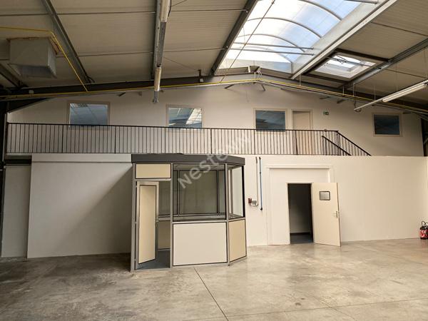 Local d'activité clôturé 1250 m2 Technopole Forbach Sud