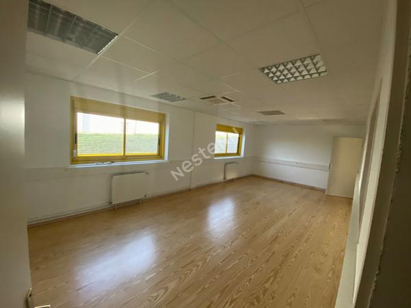 Local d'activité clôturé 1250 m2 Technopole Forbach Sud