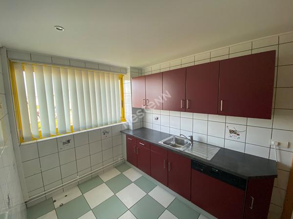 Local d'activité clôturé 1250 m2 Technopole Forbach Sud