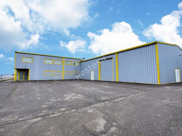 Local d'activité clôturé 1250 m2 Technopole Forbach Sud