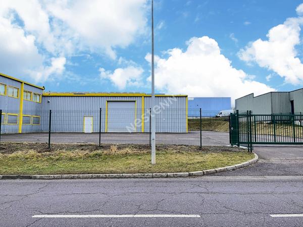 Local d'activité clôturé 1250 m2 Technopole Forbach Sud