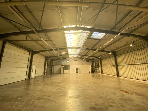 Local d'activité clôturé 1250 m2 Technopole Forbach Sud