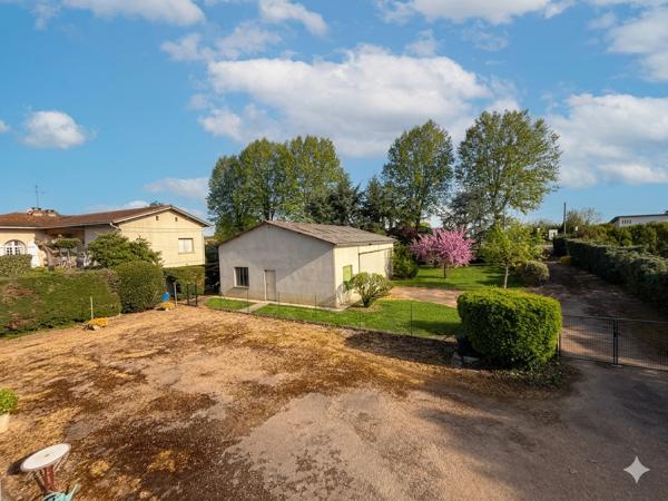 Maison des années 70 – 4 chambres – Dépendance/Hangar 150 m² – Terrain 2 000 m² – Proche centre-ville de Lavaur