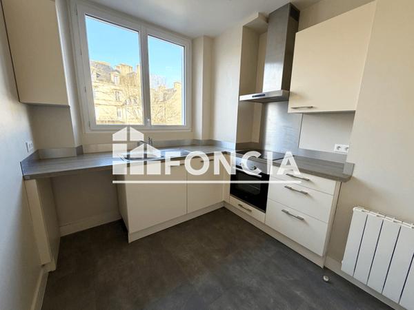 Location Appartement 3 pièces 77.09 m² - 2EME ETAGE Vannes 56000