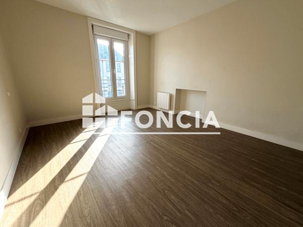 Location Appartement 3 pièces 77.09 m² - 2EME ETAGE Vannes 56000