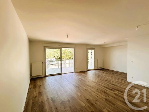 Appartement F3 à vendre  3 pièces - 65,70 m 2   LE FENOUILLER  - 85