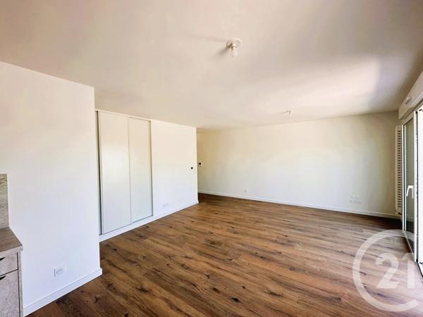 Appartement F3 à vendre  3 pièces - 65,70 m 2   LE FENOUILLER  - 85