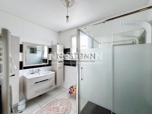 Maison spacieuse à vendre à Saint Sulpice de Pommeray - 5 chambres, 213.56 m²