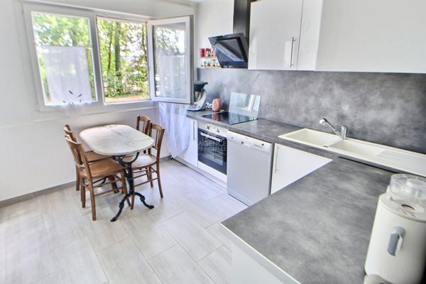 Appartement Verneuil Sur Seine 5 pièce(s) 92 m2 €249 000 ** - Référence 1014