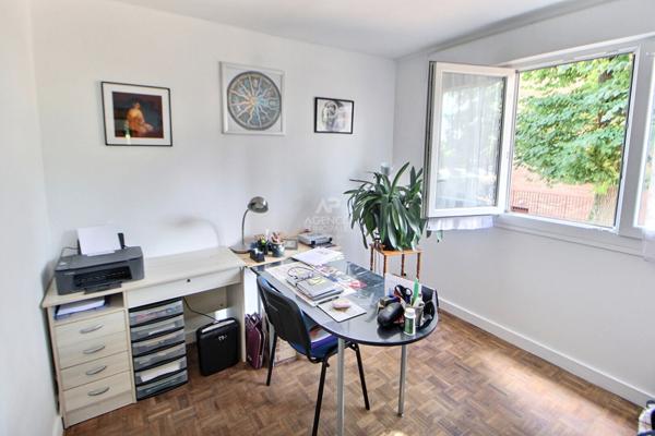 Appartement Verneuil Sur Seine 5 pièce(s) 92 m2 €249 000 ** - Référence 1014