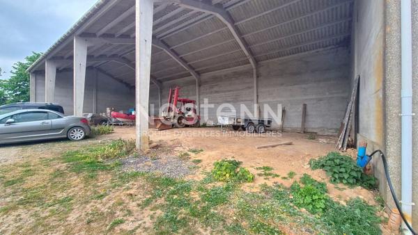 Location HANGAR situé dans un corps de ferme  à Belle Et Houllefort  d'une surface de 240 m2