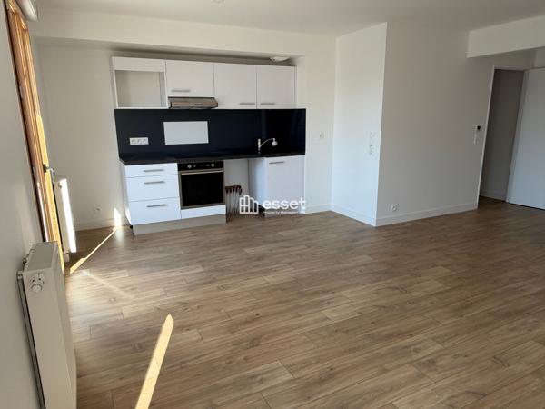 Location Appartement 4 pièces 82.8 m² - La Garenne-colombes 92250