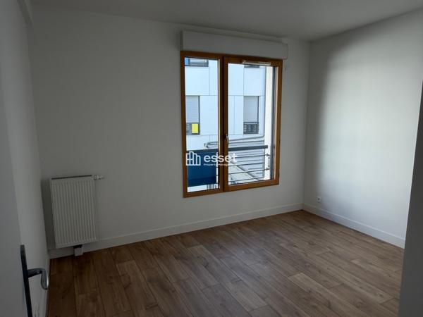 Location Appartement 4 pièces 82.8 m² - La Garenne-colombes 92250