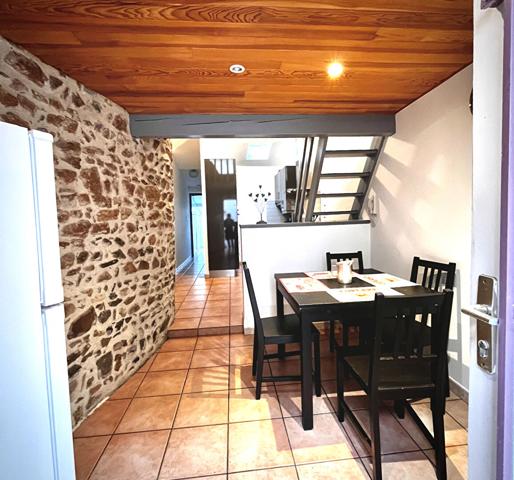 Appartement entièrement rénové et meublé