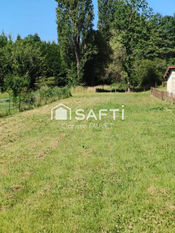 Beau terrain de 1500 m² constructible