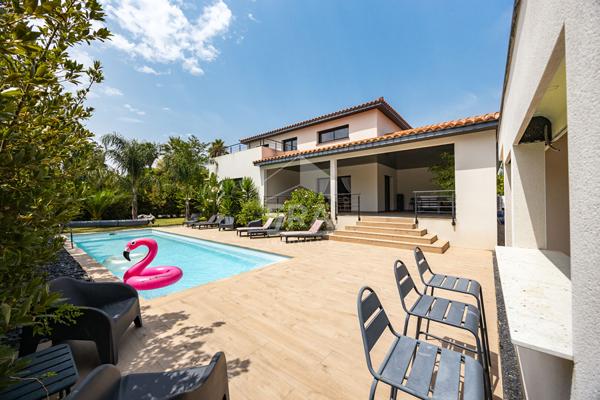 Villa de prestige à vendre à Bompas - 6 pièces, 190 m², piscine, grand standing