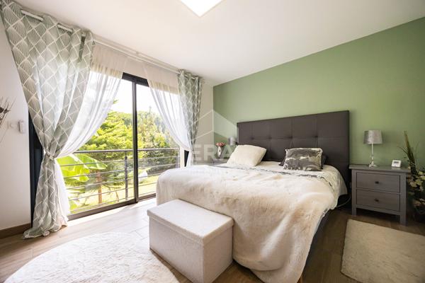 Villa de prestige à vendre à Bompas - 6 pièces, 190 m², piscine, grand standing