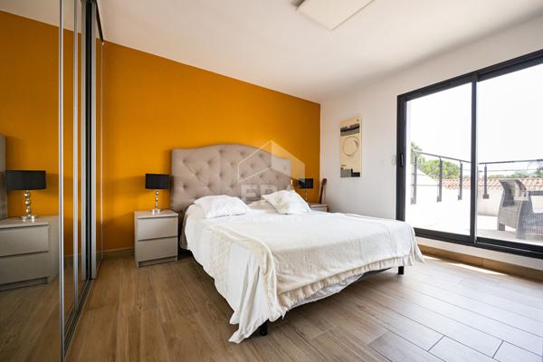 Villa de prestige à vendre à Bompas - 6 pièces, 190 m², piscine, grand standing