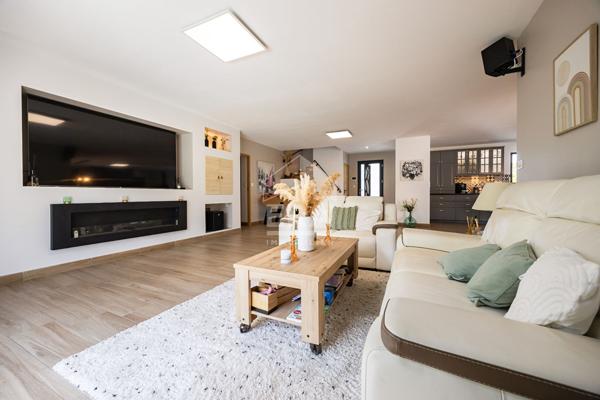 Villa de prestige à vendre à Bompas - 6 pièces, 190 m², piscine, grand standing
