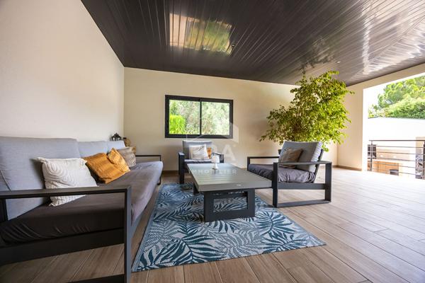 Villa de prestige à vendre à Bompas - 6 pièces, 190 m², piscine, grand standing