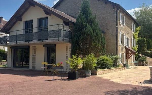 Maison à vendre    10 pièces •  Perrancey-les-Vieux-Moulins