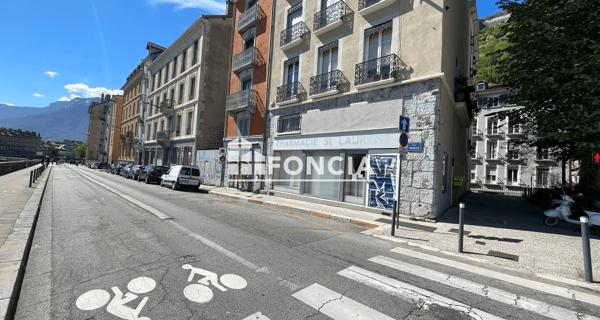 À vendre Local commercial 100 m² - Grenoble 38000