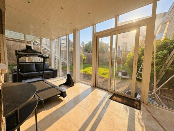 Maison Fontenay Sous Bois 8 pièce(s) 200 m2