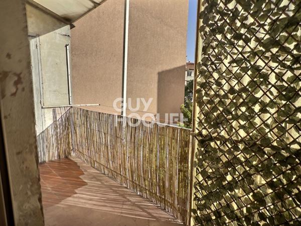 A Louer Appartement Marseille 13005 La Timone : faculté de médecine 2 pièce(s)m2 Dernier étage avec terrasse au calme